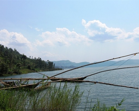 lake in rwanda