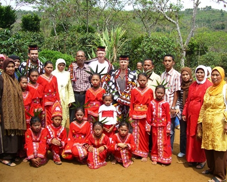 Takengon people posing together